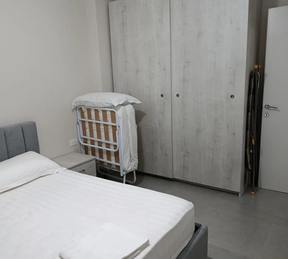 Leku Apartment Vlora 0*, Vlorë